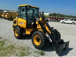 2023 JCB 407 AGRI