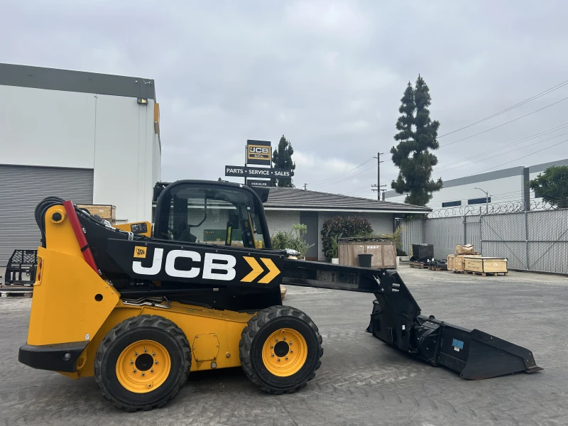2024 JCB 3TS-8W
