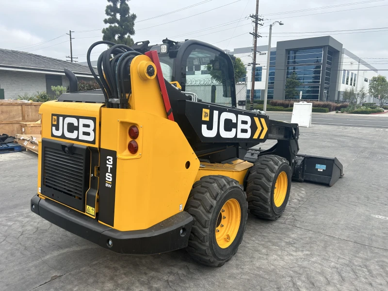 2024 JCB 3TS-8W