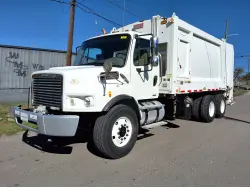 2010 FREIGHTLINER M2
