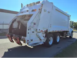 2010 FREIGHTLINER M2