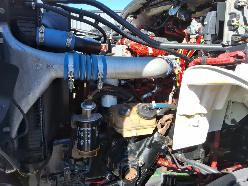 2010 FREIGHTLINER M2