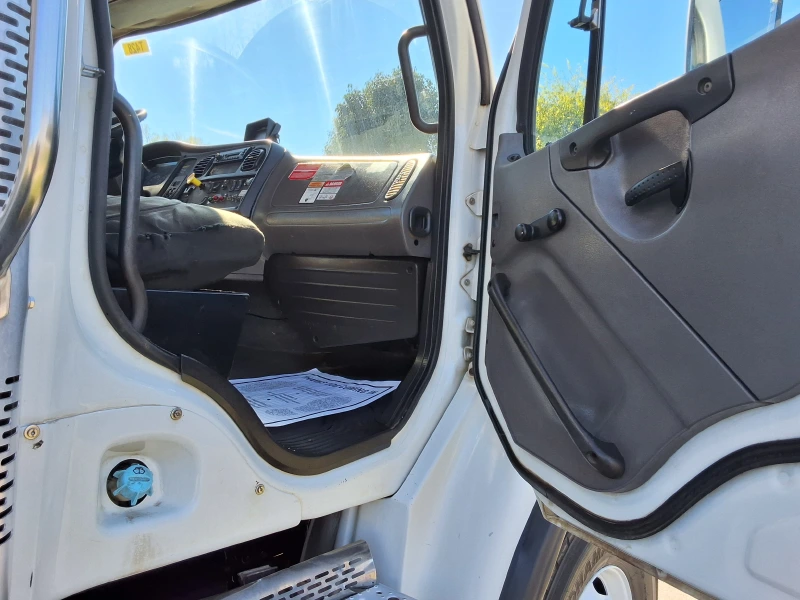 2010 FREIGHTLINER M2