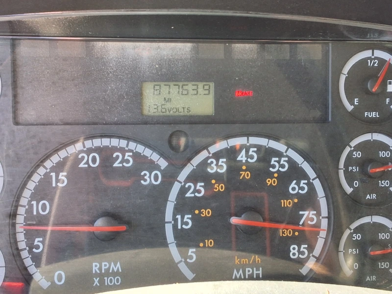 2010 FREIGHTLINER M2