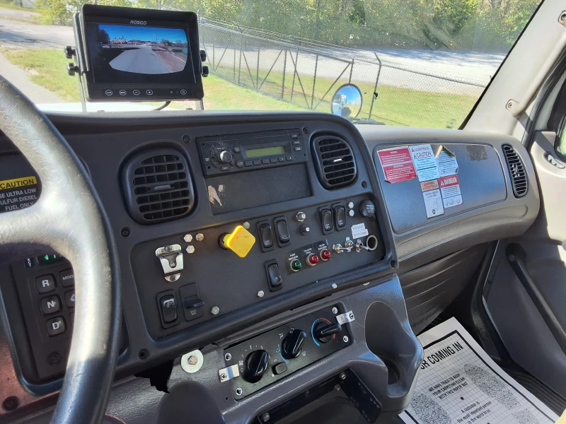 2010 FREIGHTLINER M2