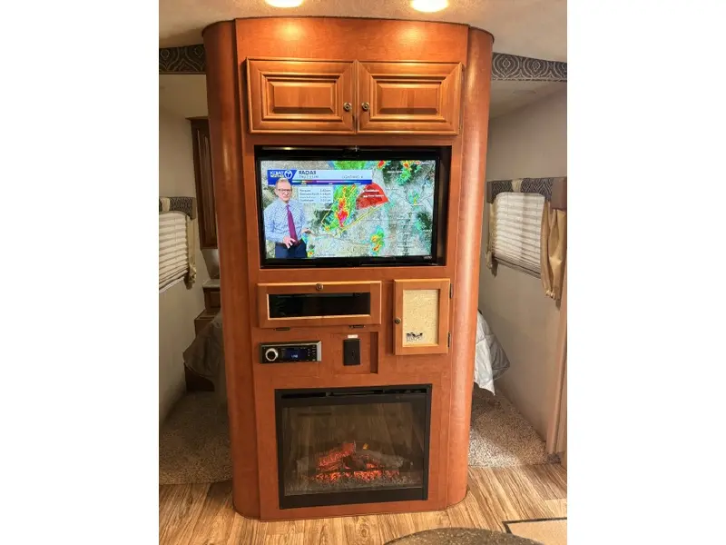 2018 NORTHWOOD MFG ARCTIC FOX 28 F