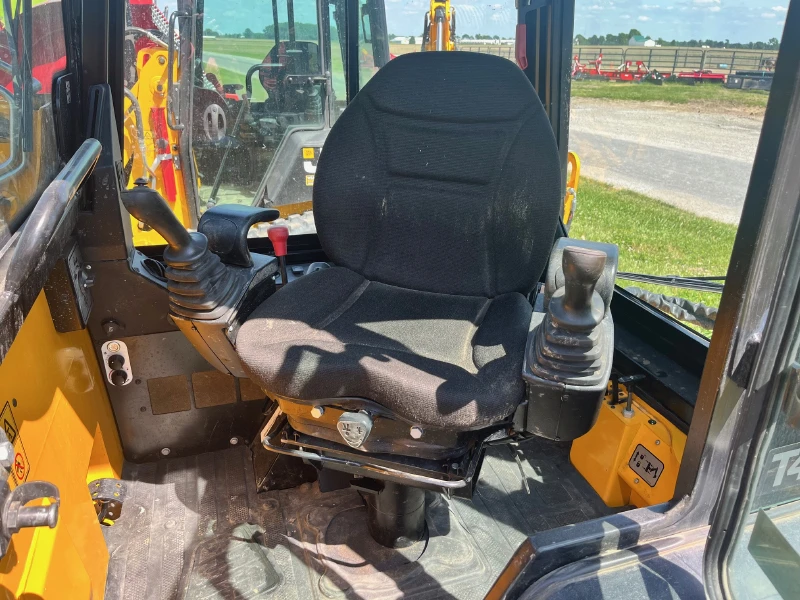 2022 JCB 1CXT