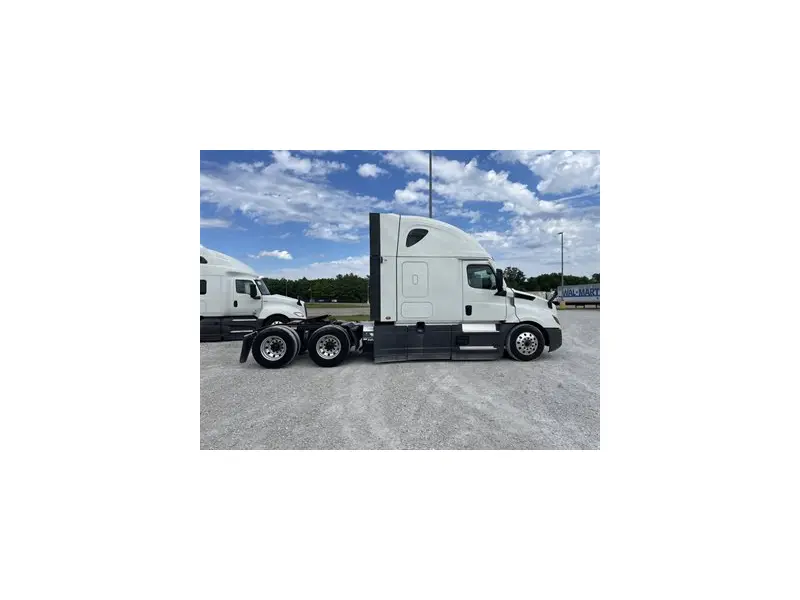 2022 FREIGHTLINER CASCADIA 126