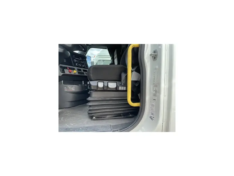 2022 FREIGHTLINER CASCADIA 126