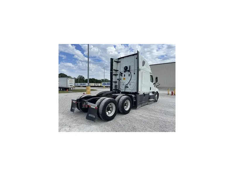 2022 FREIGHTLINER CASCADIA 126