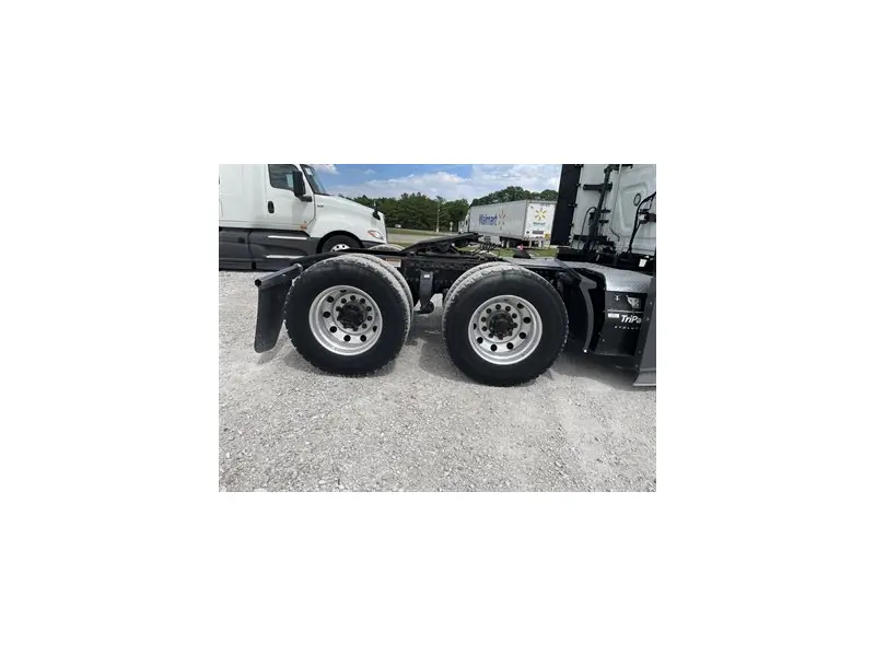 2022 FREIGHTLINER CASCADIA 126