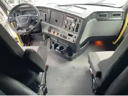 2022 FREIGHTLINER CASCADIA 126