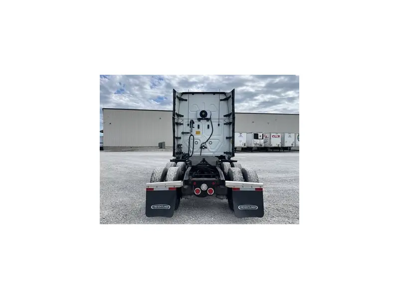 2022 FREIGHTLINER CASCADIA 126