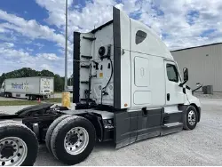 2022 FREIGHTLINER CASCADIA 126
