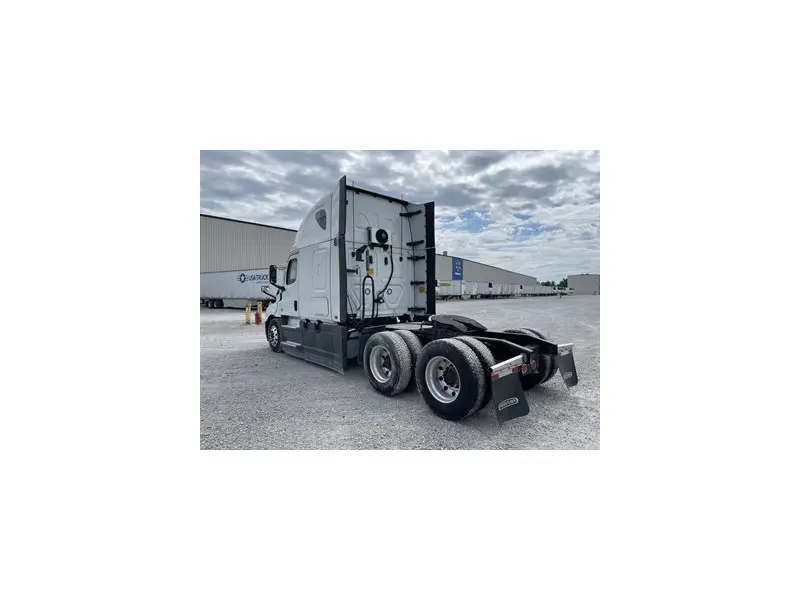 2022 FREIGHTLINER CASCADIA 126