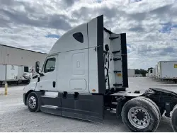 2022 FREIGHTLINER CASCADIA 126