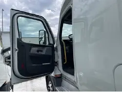 2022 FREIGHTLINER CASCADIA 126