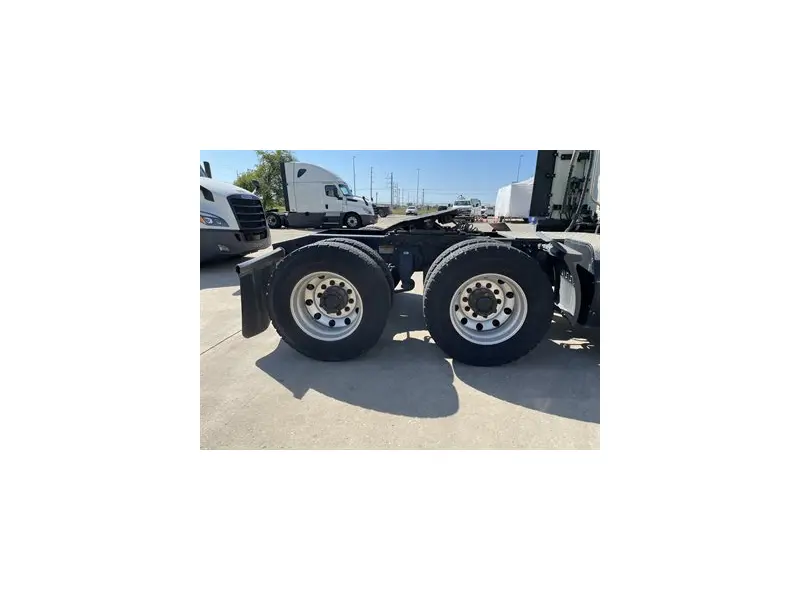 2022 FREIGHTLINER CASCADIA 126