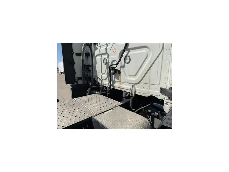 2022 FREIGHTLINER CASCADIA 126