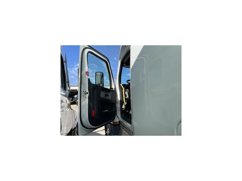 2022 FREIGHTLINER CASCADIA 126