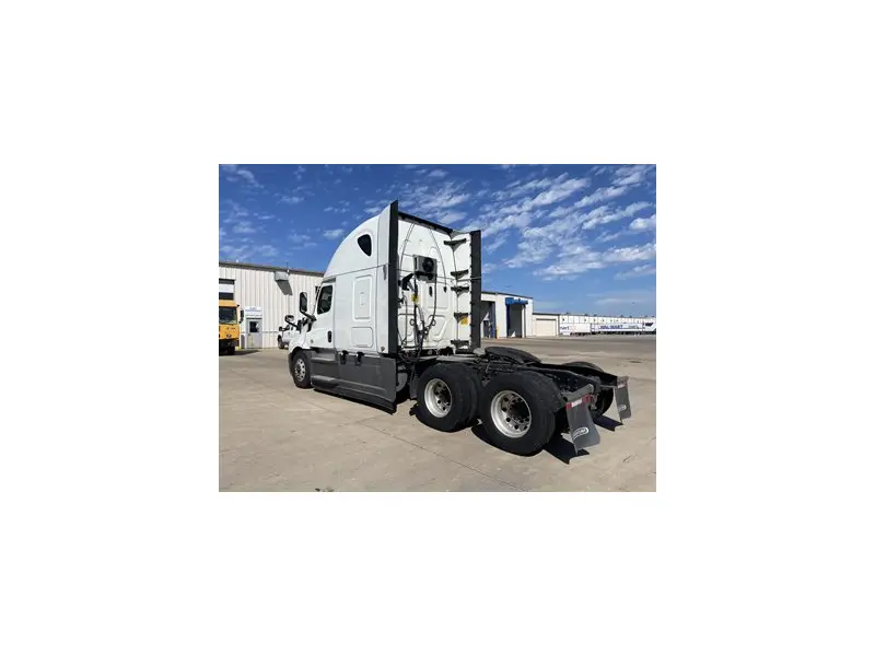 2022 FREIGHTLINER CASCADIA 126