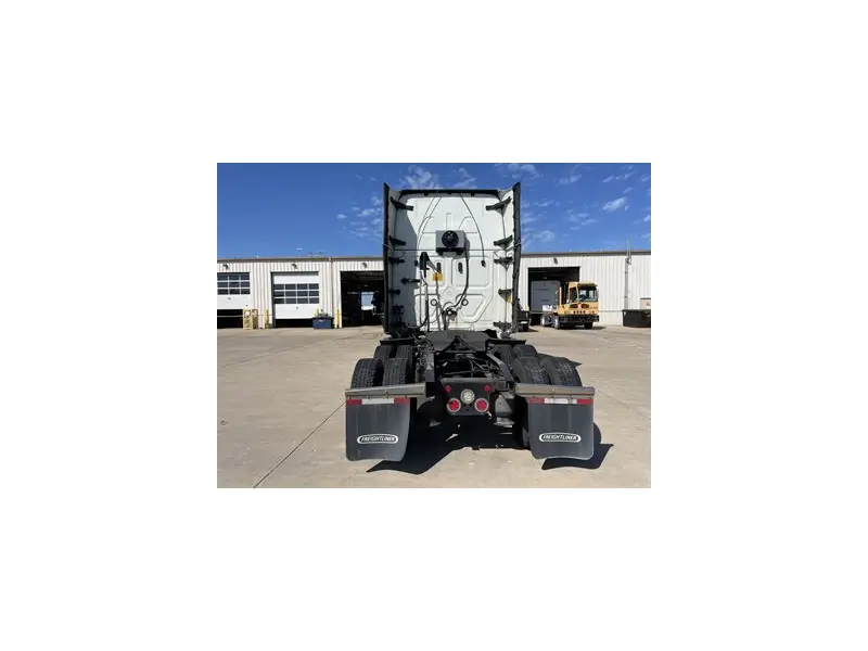 2022 FREIGHTLINER CASCADIA 126