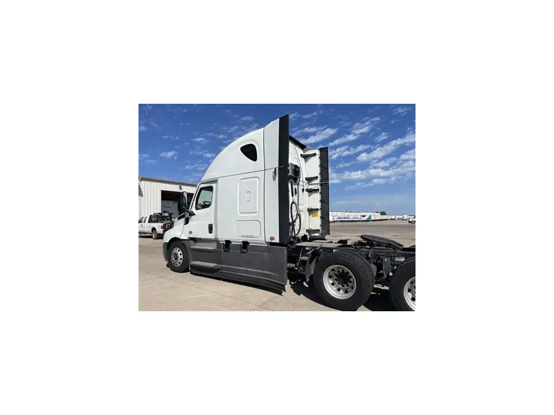 2022 FREIGHTLINER CASCADIA 126