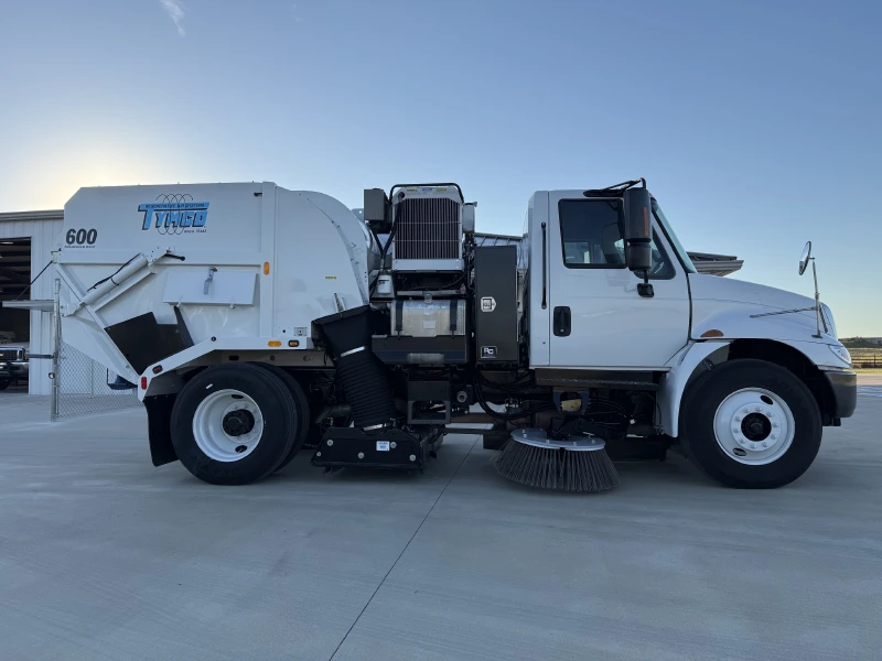 2012 TYMCO 600