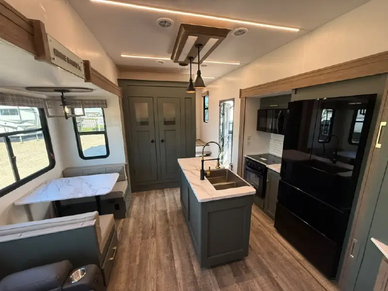 2025 HEARTLAND EDDIE BAUER 3600LF
