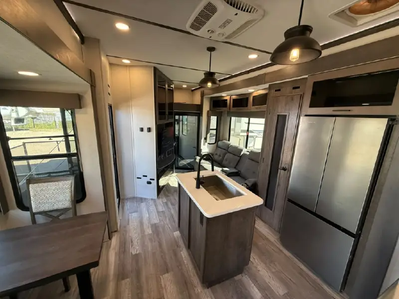2022 ALLIANCE RV VALOR 42V13