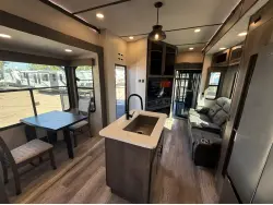 2022 ALLIANCE RV VALOR 42V13