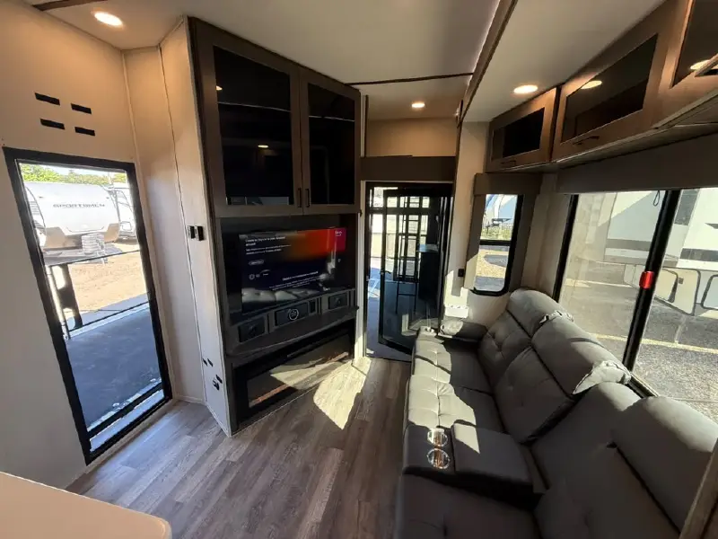 2022 ALLIANCE RV VALOR 42V13