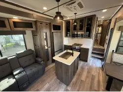 2022 ALLIANCE RV VALOR 42V13