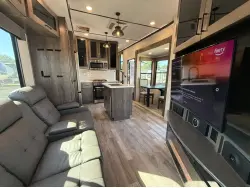 2022 ALLIANCE RV VALOR 42V13