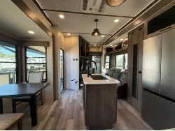 2022 ALLIANCE RV VALOR 42V13