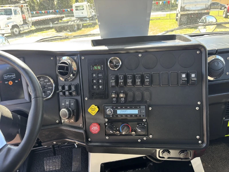 2024 AUTOCAR DC64