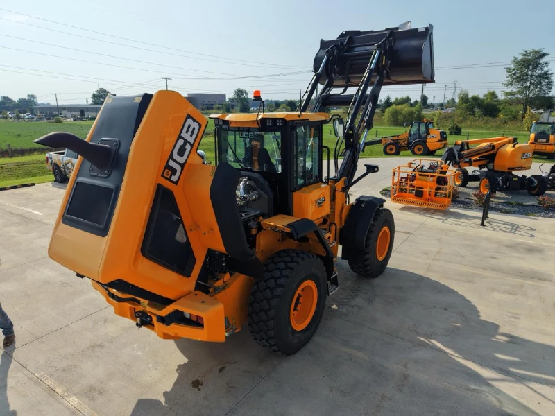2025 JCB 427