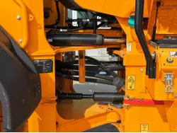 2025 JCB 427
