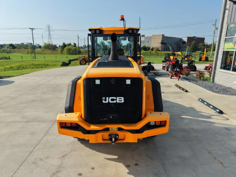2025 JCB 427