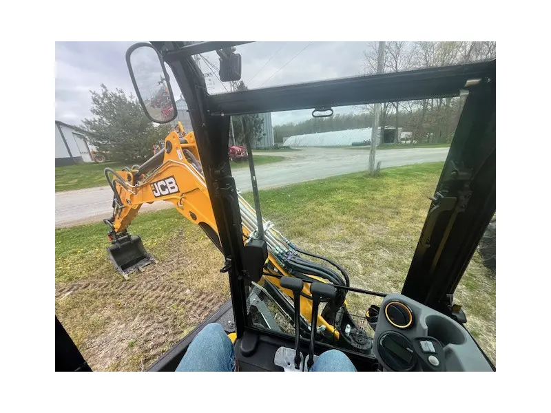 2024 JCB 35Z-1