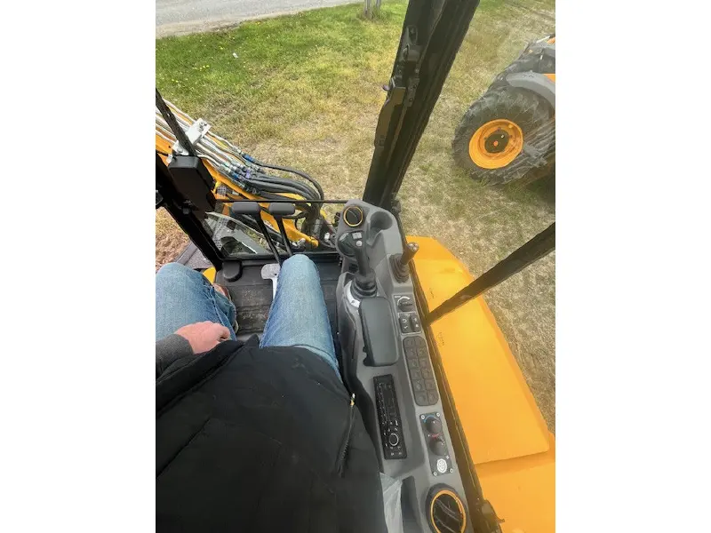 2024 JCB 35Z-1