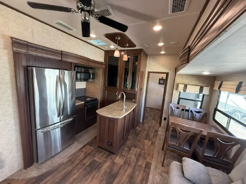 2017 FOREST RIVER SANDPIPER 381RBOK