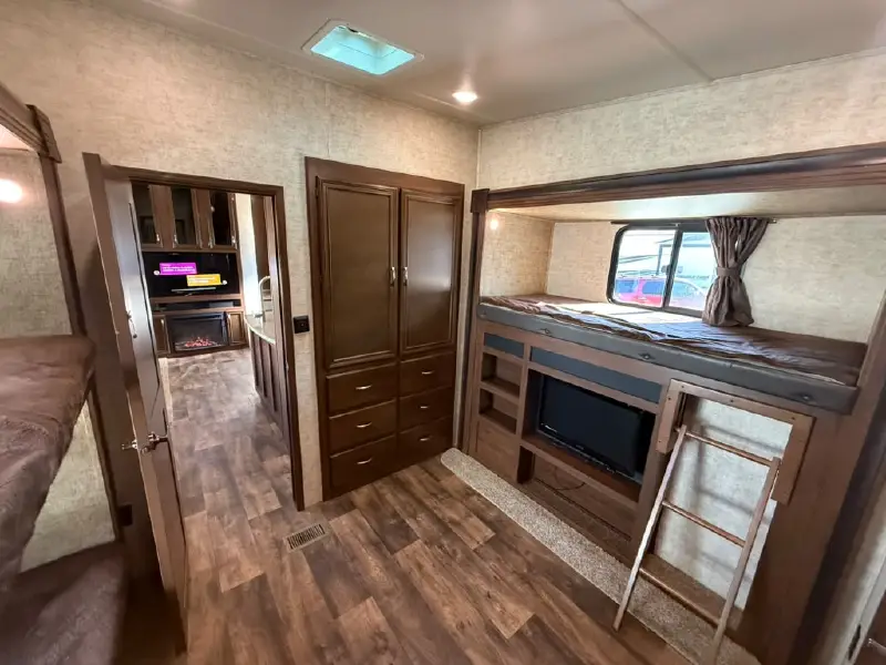 2017 FOREST RIVER SANDPIPER 381RBOK