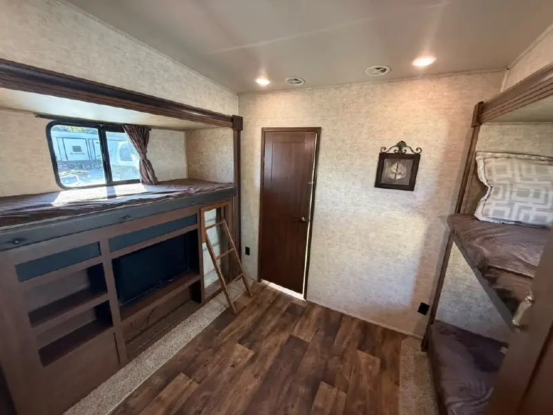2017 FOREST RIVER SANDPIPER 381RBOK