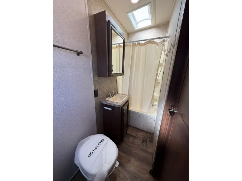 2017 FOREST RIVER SANDPIPER 381RBOK