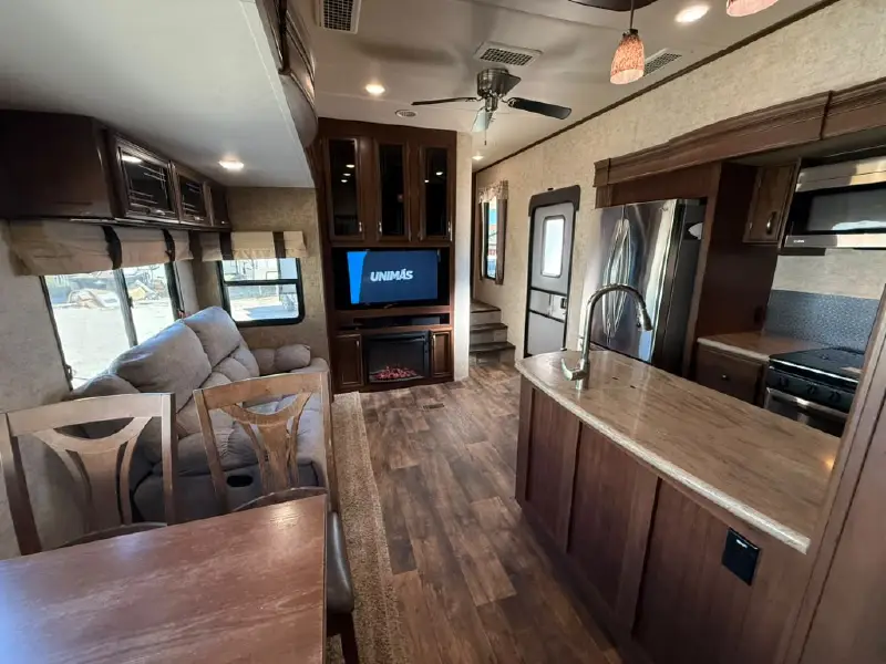 2017 FOREST RIVER SANDPIPER 381RBOK