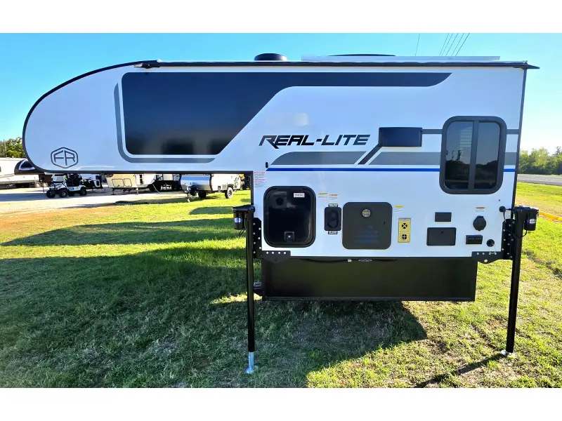 2027 Forest River Palomino Real Lite HS-1800