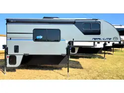 2027 Forest River Palomino Real Lite HS-1806