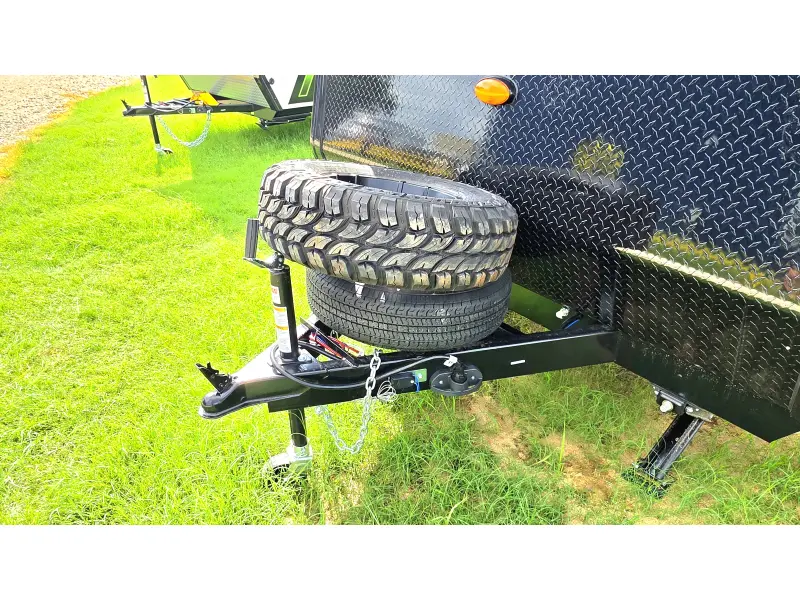 2027 Aliner Aliner EXPEDITION - REAR SOFA