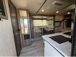 2022 FOREST RIVER SURVEYOR LEGEND 19RBLE